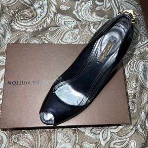 Louis Vuitton pumps